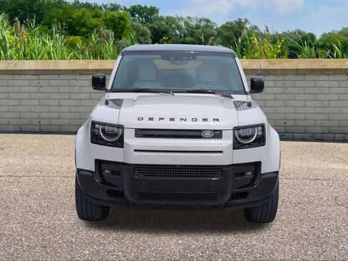 New 2026 Land Rover Defender 130 X-Dynamic SE AWD/4WD image 2