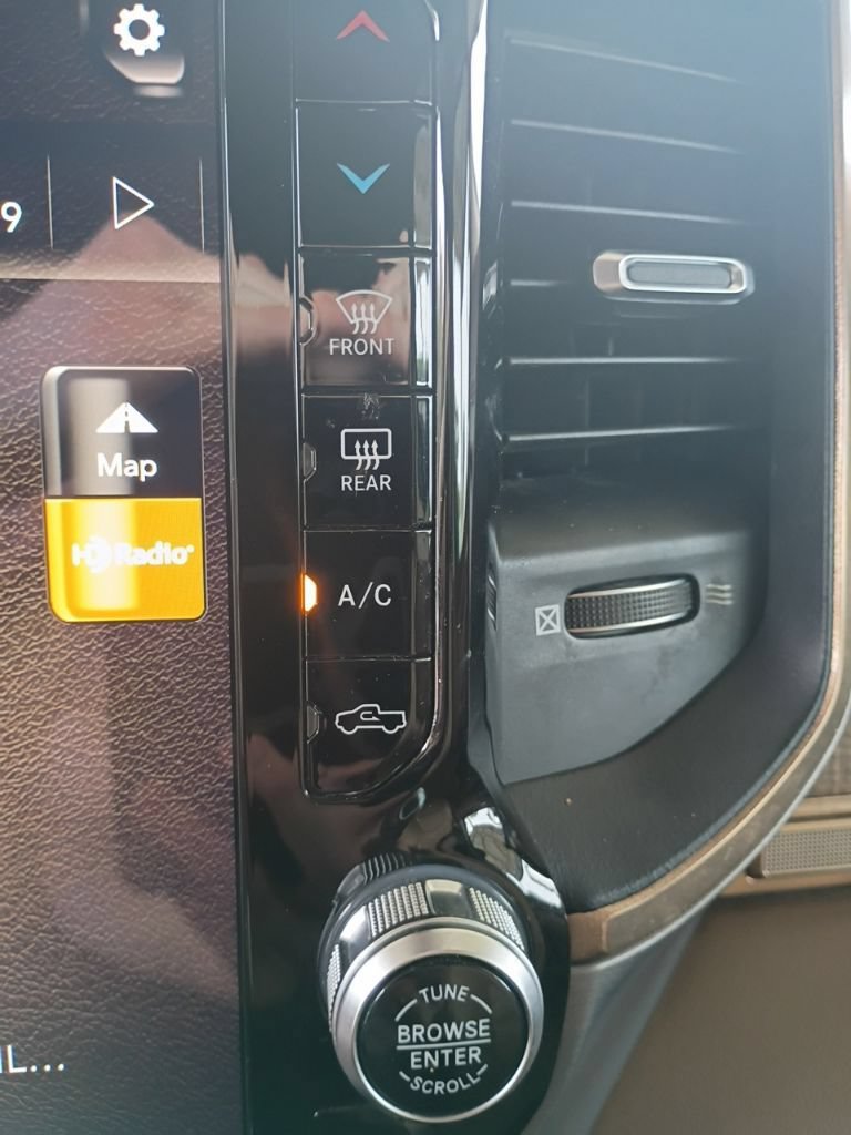 Used 2019 RAM 1500 Limited AWD/4WD image 20