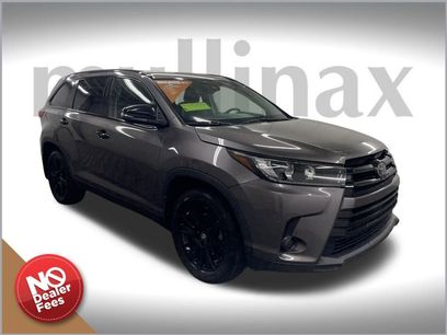 Used 2019 Toyota Highlander SE
