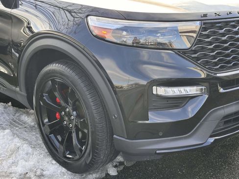 Certified 2022 Ford Explorer ST w/ Equipment Group 401A image 8