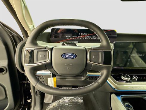 New 2026 Ford Expedition Platinum image 11