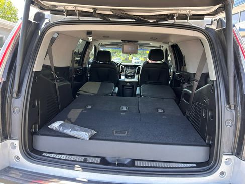Used 2019 Cadillac Escalade Premium Luxury AWD/4WD image 33