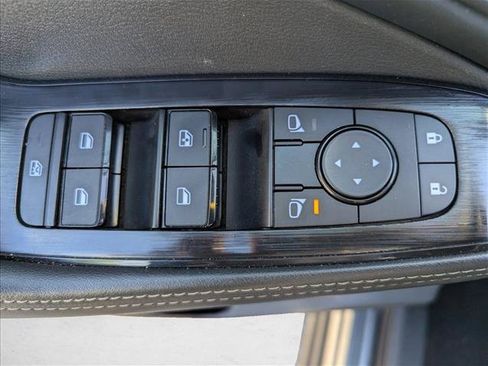 Used 2024 Nissan Rogue SV FWD image 10