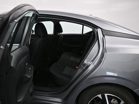 Used 2024 Nissan Sentra SV FWD image 22