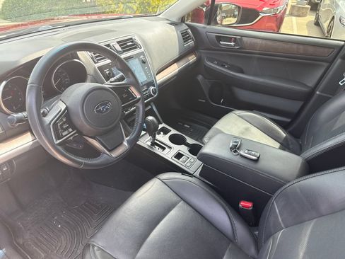 Used 2018 Subaru Outback 2.5i Limited AWD/4WD image 10