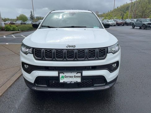 New 2026 Jeep Compass Latitude image 5