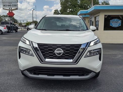 Used 2021 Nissan Rogue SV FWD image 2