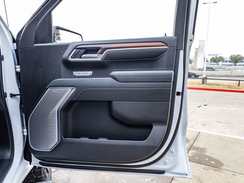Used 2025 GMC Sierra 1500 Denali w/ Denali Reserve Package image 33