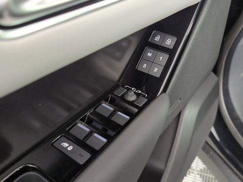 Used 2026 Land Rover Range Rover Velar Dynamic SE image 21