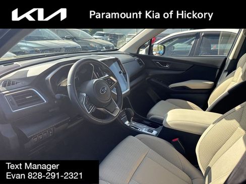 Used 2023 Subaru Ascent Premium w/ Convenience Package image 9