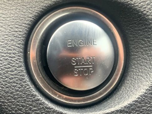 Used 2013 Mercedes-Benz E 350 Sedan image 23