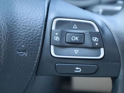 Used 2015 Volkswagen Passat TDI SEL Premium image 24