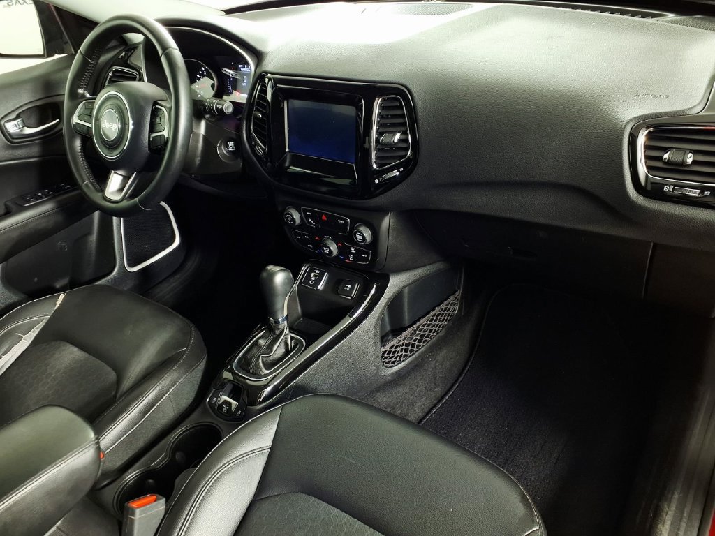 Used 2019 Jeep Compass Latitude FWD image 13