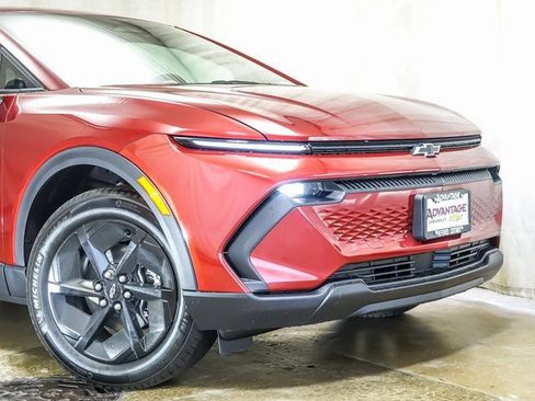 New 2026 Chevrolet Equinox EV LT w/ Midnight Package image 3