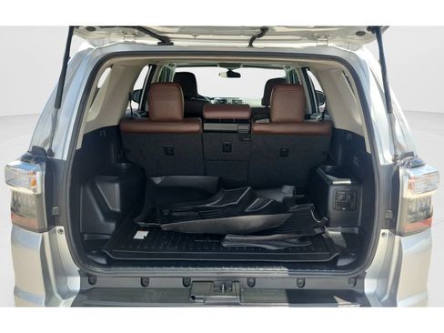 Used 2017 Toyota 4Runner Limited AWD/4WD image 9