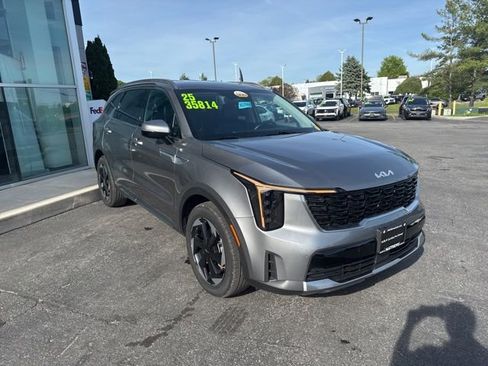 Certified 2025 Kia Sorento EX AWD/4WD image 8