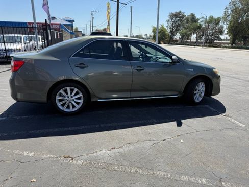 Used 2012 Toyota Camry XLE w/ Leather Pkg FWD image 10