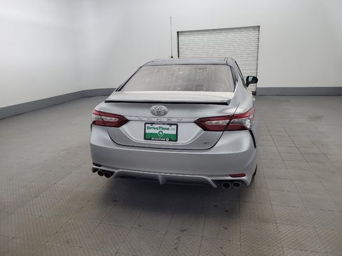 Used 2018 Toyota Camry XSE image 7