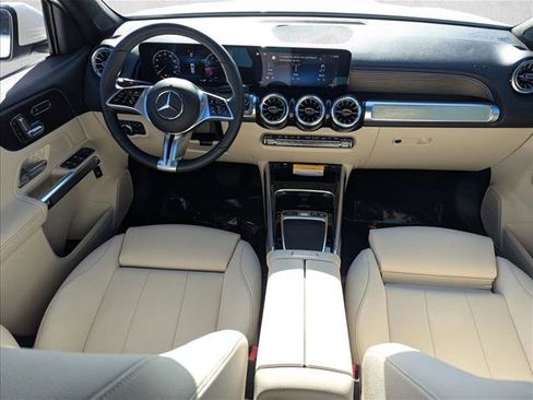 Used 2025 Mercedes-Benz GLB 250 image 18