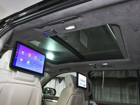 Used 2025 Cadillac Escalade ESV Sport Platinum AWD/4WD image 53
