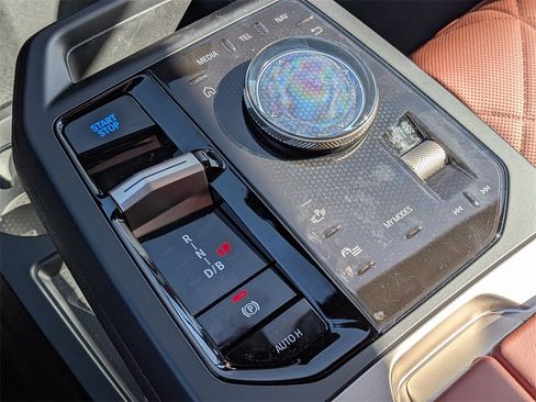 New 2026 BMW iX xDrive60 image 10