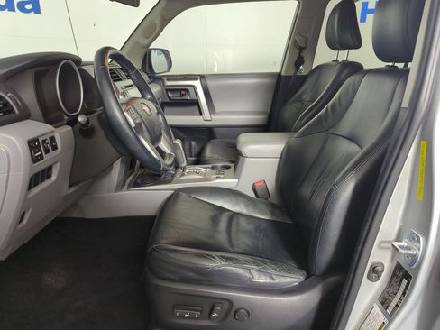 Used 2011 Toyota 4Runner SR5 w/ Premium Pkg w/Leather RWD image 7