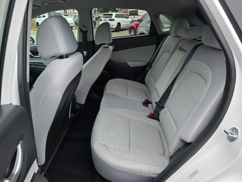 Used 2023 Hyundai Kona SE FWD image 14