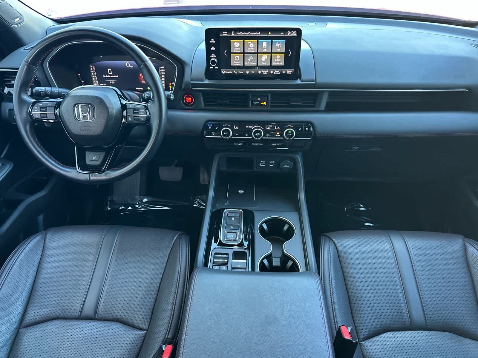 Used 2025 Honda Pilot Black Edition image 4