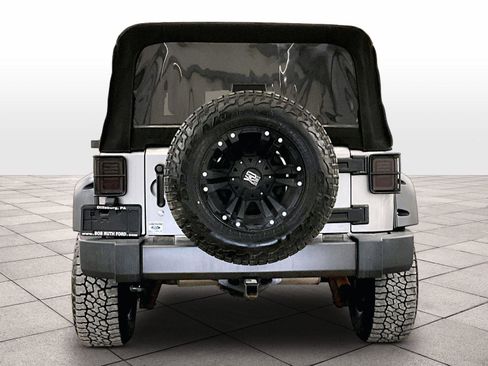 Used 2016 Jeep Wrangler Unlimited Sport AWD/4WD image 5