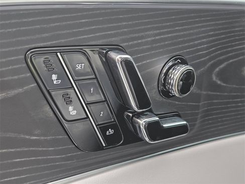 New 2025 Cadillac Lyriq Luxury image 18