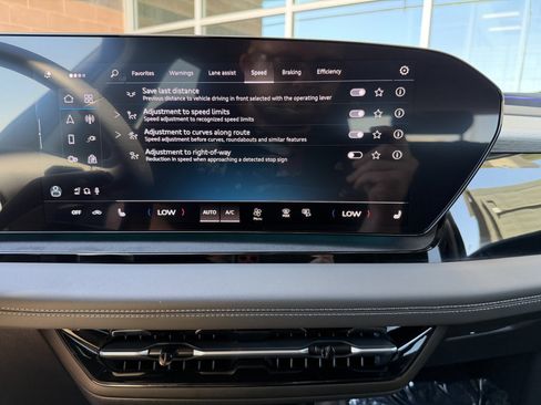 Used 2025 Audi Q6 e-tron Premium Plus w/ Premium Plus RWD image 24