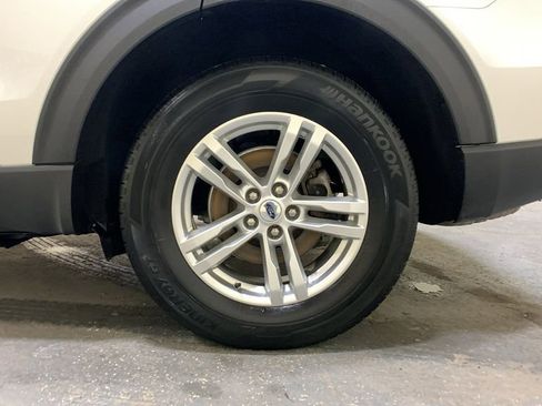 Used 2023 Ford Explorer XLT w/ Equipment Group 202A image 22