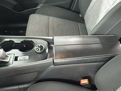 Used 2023 Nissan Rogue SV image 33