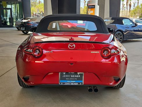 New 2026 MAZDA MX-5 Miata Club w/ Weather Package RWD image 9