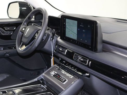 New 2026 Lincoln Aviator 2WD image 31