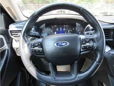 Used 2020 Ford Explorer XLT w/ Equipment Group 202A image 22