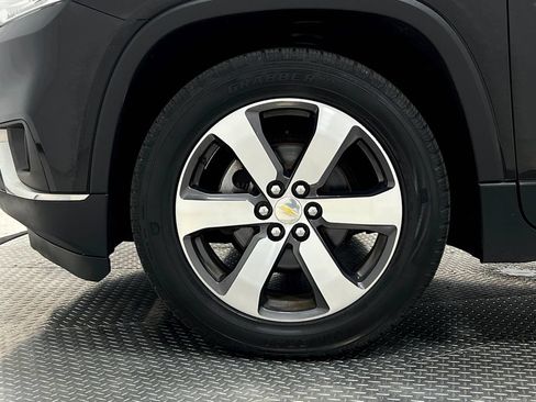 Used 2019 Chevrolet Traverse LT w/ LT Premium Package AWD/4WD image 39
