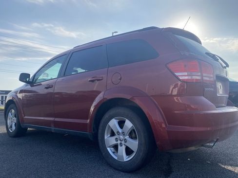 Used 2010 Dodge Journey SXT w/ Flexible Seating Group image 3
