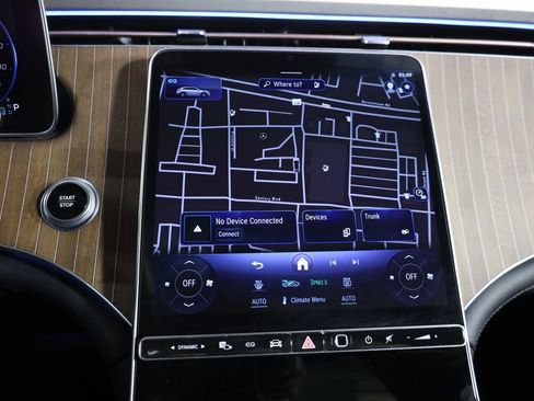 Used 2023 Mercedes-Benz EQE 500 4MATIC SUV w/ Pinnacle Trim Package image 19