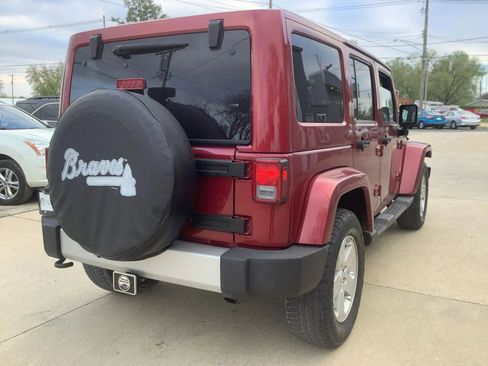 Used 2012 Jeep Wrangler Unlimited Sahara w/ Max Tow Pkg image 9