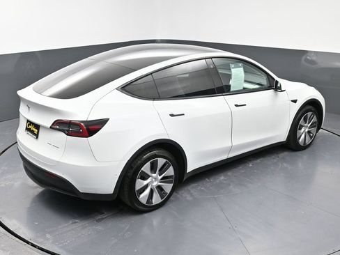 Used 2022 Tesla Model Y Long Range image 46