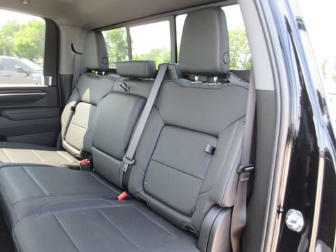 New 2026 GMC Sierra 2500 SLT w/ SLT Premium Package AWD/4WD image 12