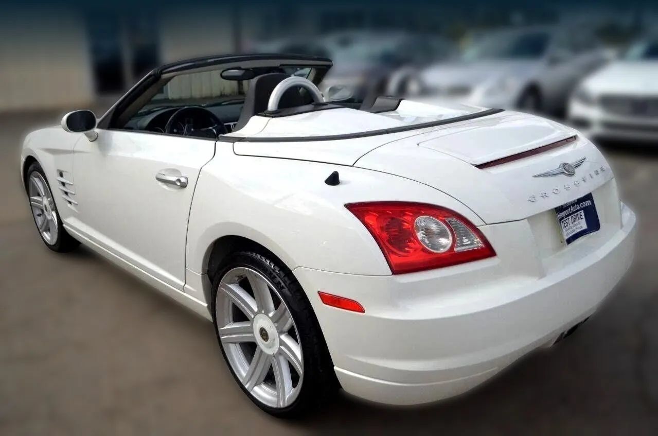 Used 2005 Chrysler Crossfire Limited RWD image 6