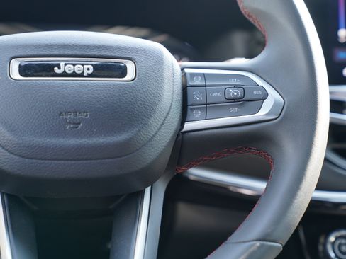 Used 2024 Jeep Compass Trailhawk AWD/4WD image 19