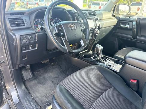Used 2018 Toyota 4Runner TRD Off-Road AWD/4WD image 25