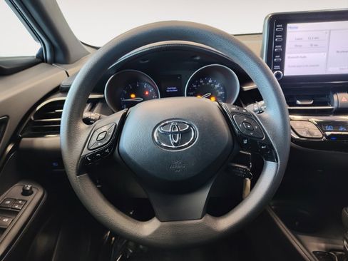 Used 2019 Toyota C-HR LE image 16
