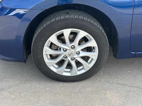 Used 2019 Nissan Sentra SV image 3