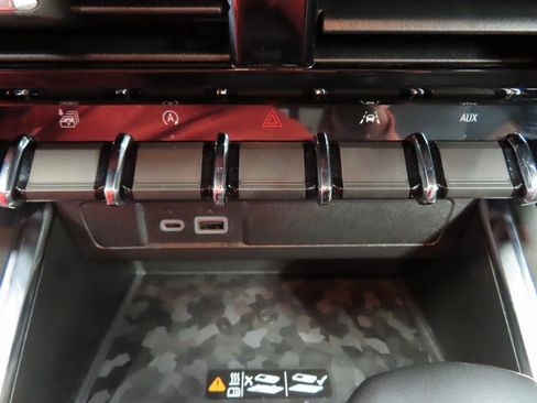 Used 2024 GMC Canyon AT4 w/ AT4 Premium Package image 51