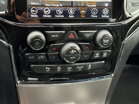 Used 2021 Jeep Grand Cherokee Limited w/ Trailer Tow Group IV image 27