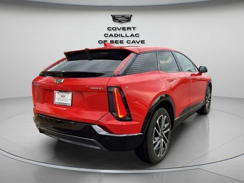 Certified 2025 Cadillac Optiq Sport 2 image 9